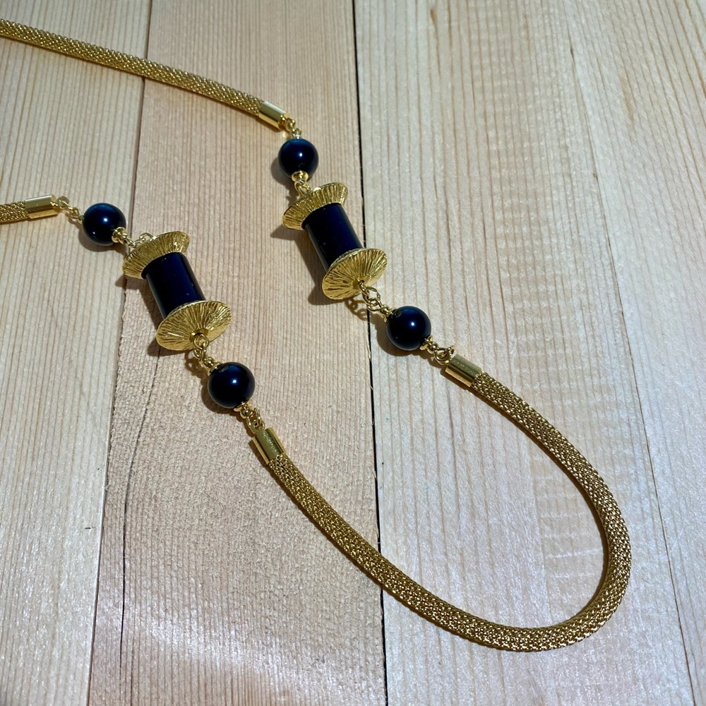 ST. JOHN - VNTG - Necklace Gold-tone Mesh with Black Acrylic Beads - Picture 3 of 4